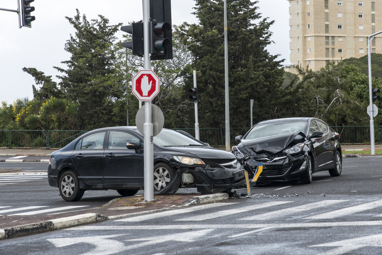 What To Do At An Intersection With Flashing Lights In Kansas City, MO